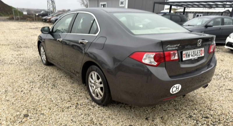 Honda Accord 2.0i V-TEC, снимка 6 - Автомобили и джипове - 53126603