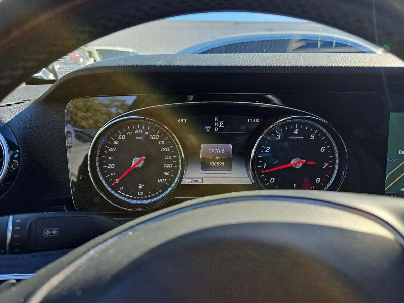 Mercedes-Benz E 300, снимка 9 - Автомобили и джипове - 53345402