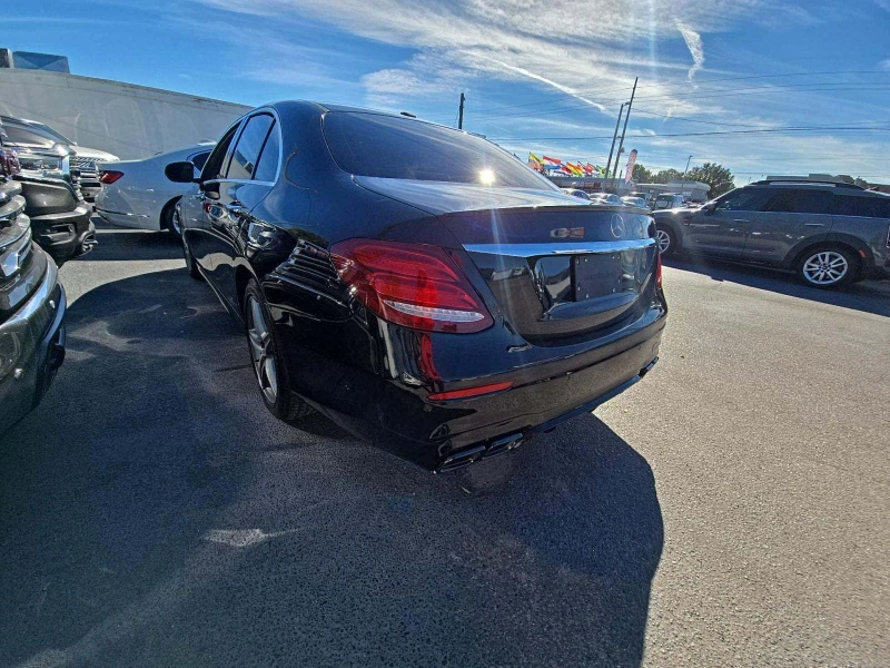 Mercedes-Benz E 300, снимка 2 - Автомобили и джипове - 53345402