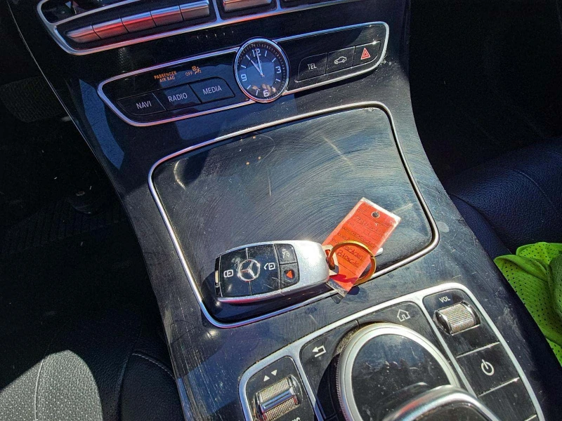 Mercedes-Benz E 300, снимка 8 - Автомобили и джипове - 53345402