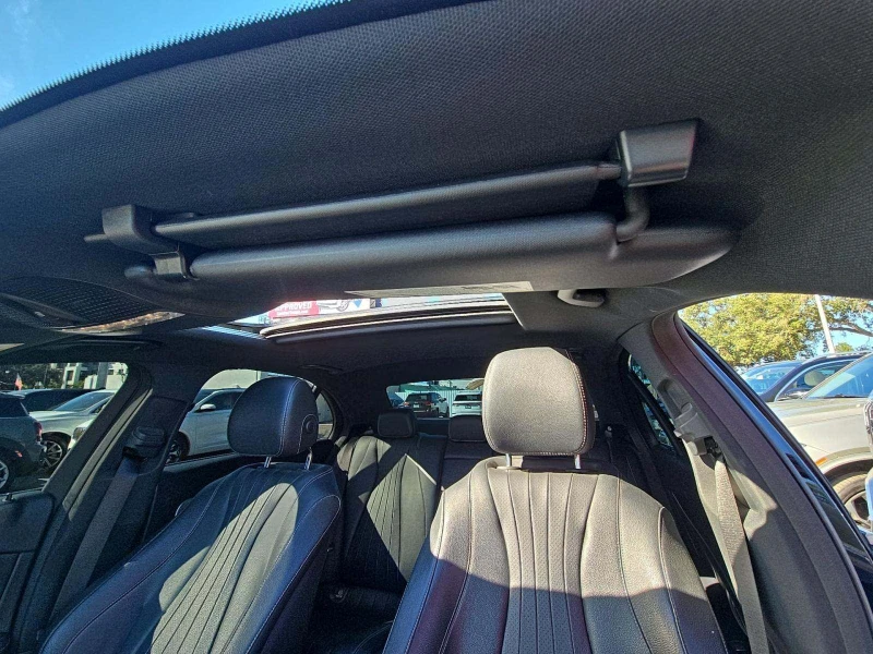 Mercedes-Benz E 300, снимка 11 - Автомобили и джипове - 53345402