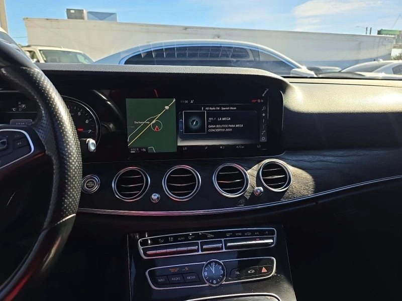 Mercedes-Benz E 300, снимка 10 - Автомобили и джипове - 53345402