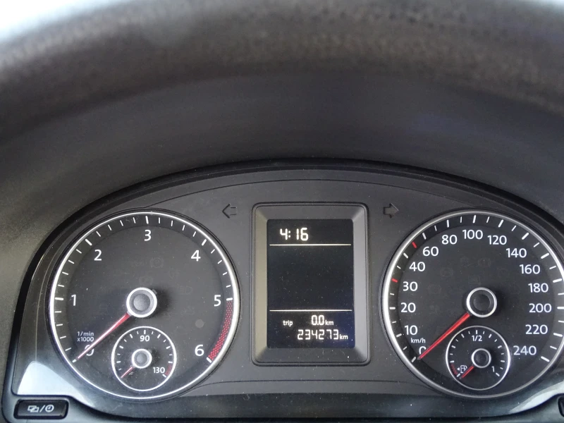 VW Caddy 1.6TDI_MAXI_7 Местен_* , снимка 15 - Автомобили и джипове - 53396048