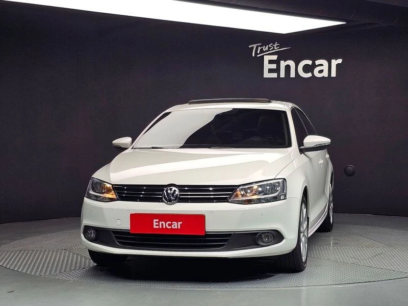 VW Jetta * 2.0* TDI* , снимка 3 - Автомобили и джипове - 55723361