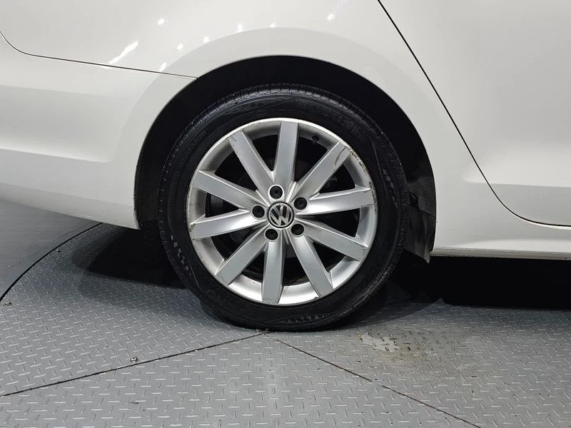VW Jetta * 2.0* TDI* , снимка 5 - Автомобили и джипове - 55723361