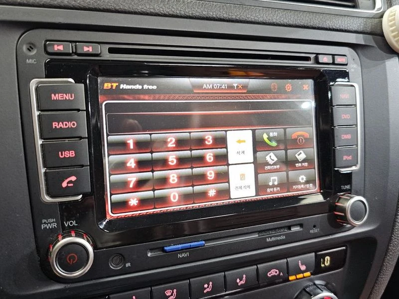 VW Jetta * 2.0* TDI* , снимка 15 - Автомобили и джипове - 55723361