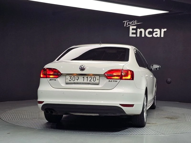 VW Jetta * 2.0* TDI* , снимка 4 - Автомобили и джипове - 55723361