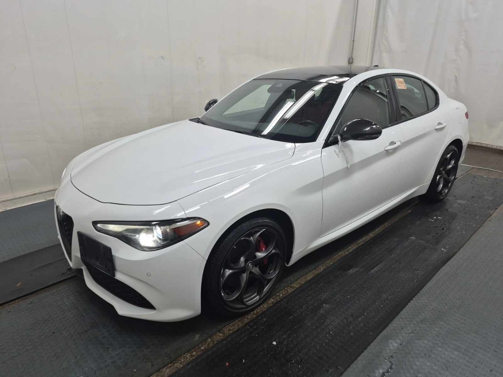 Alfa Romeo Giulia TI SPORT * * CARFAX * * АВТО КРЕДИТ * * , снимка 1