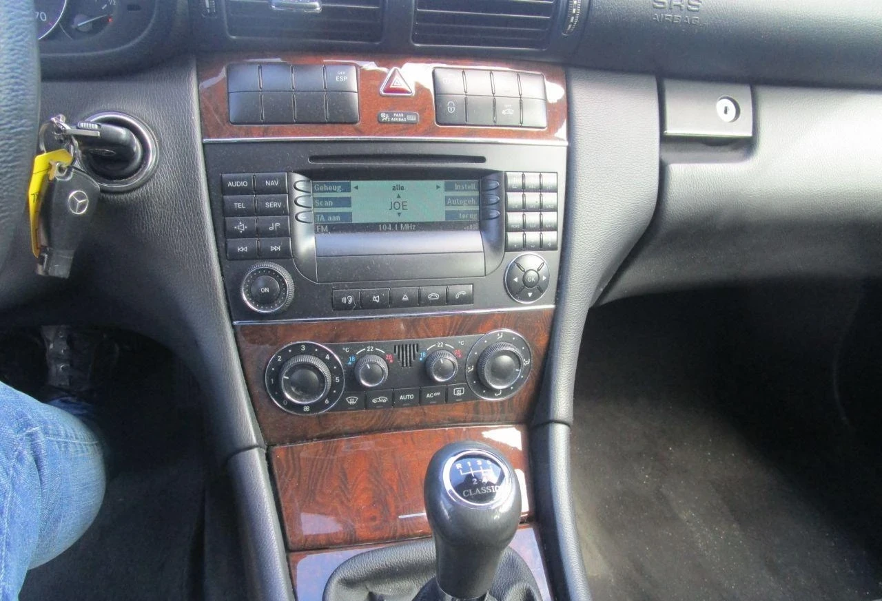Mercedes-Benz C 180  - изображение 10