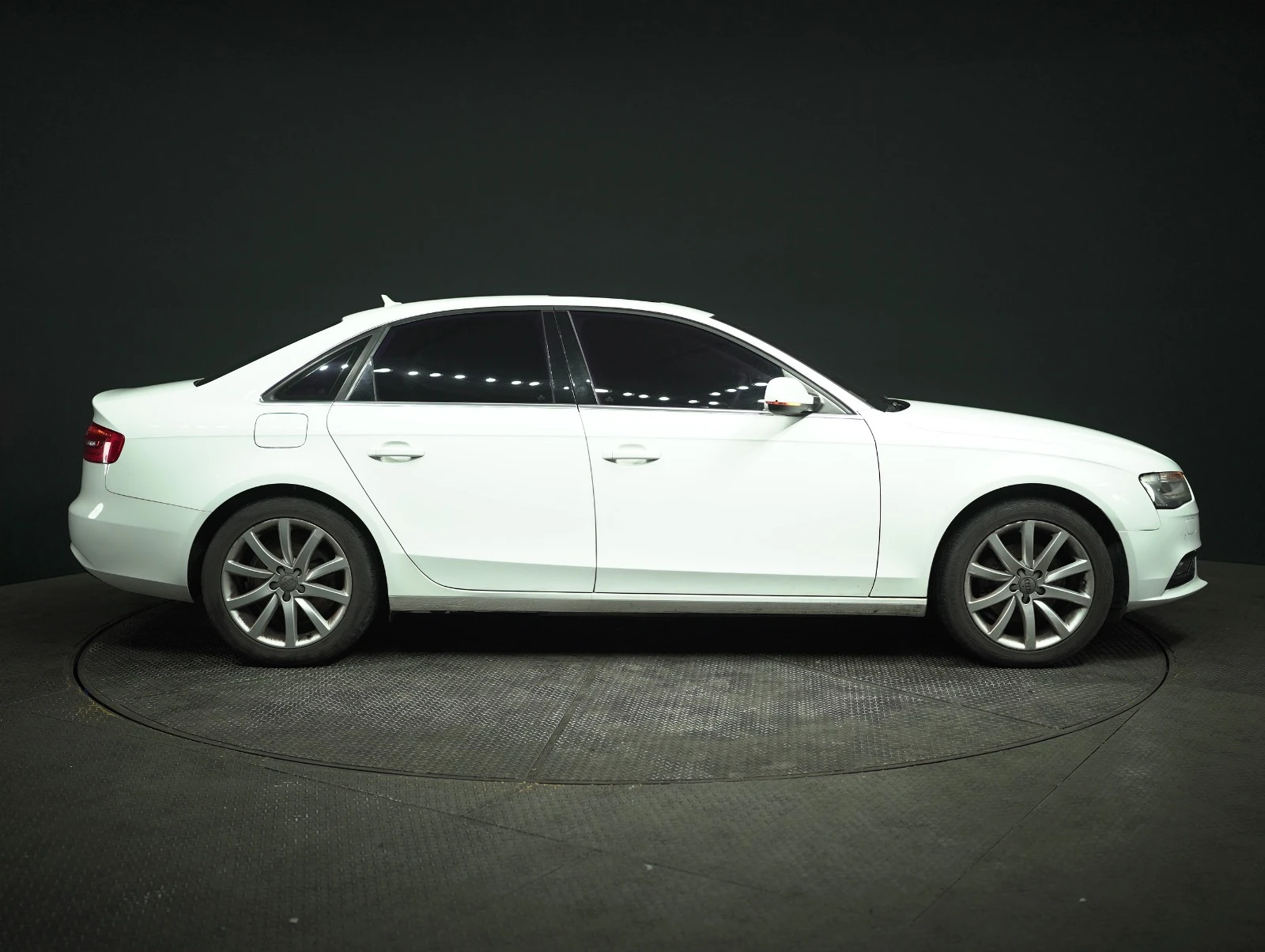 Audi A4 2.0 TDI Facelift -   -  | Mobile.bg   16