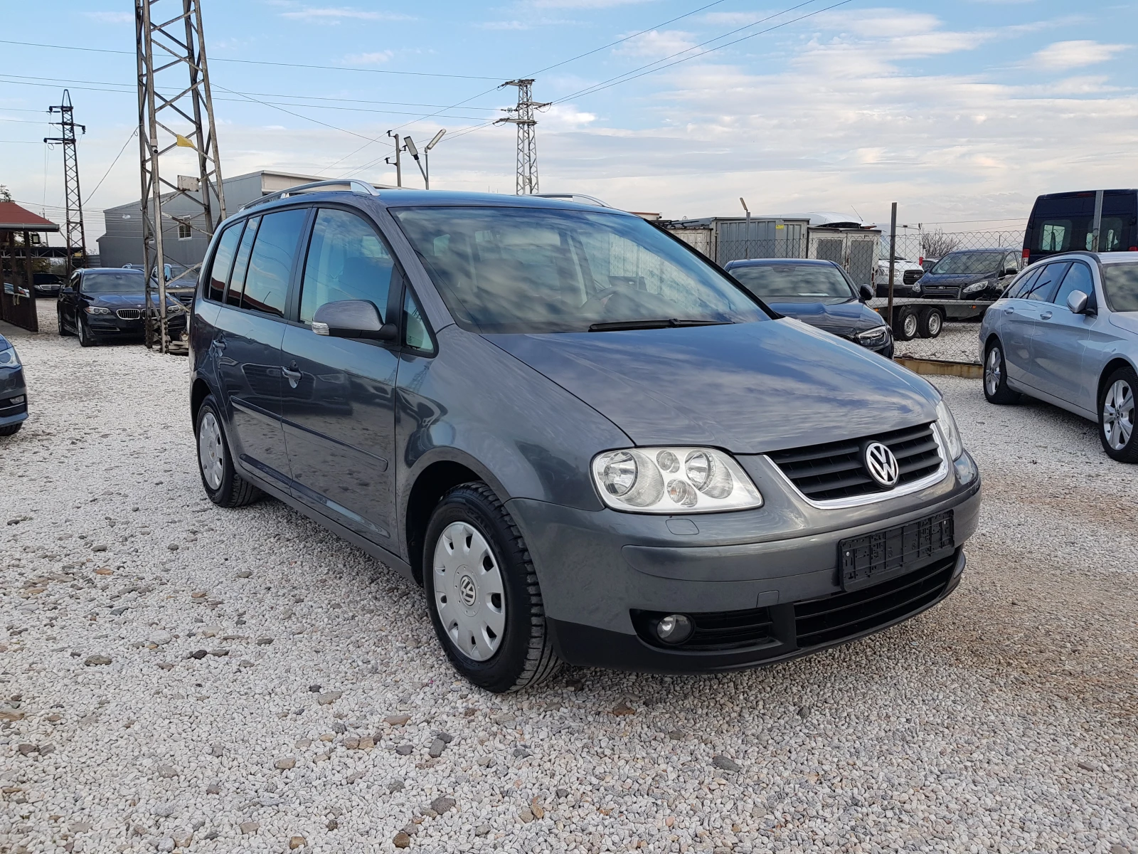 VW Touran 2.0 TDI-140 к.с. АВТОМАТИК 6+ 1 места ЛИЗИНГ - изображение 3