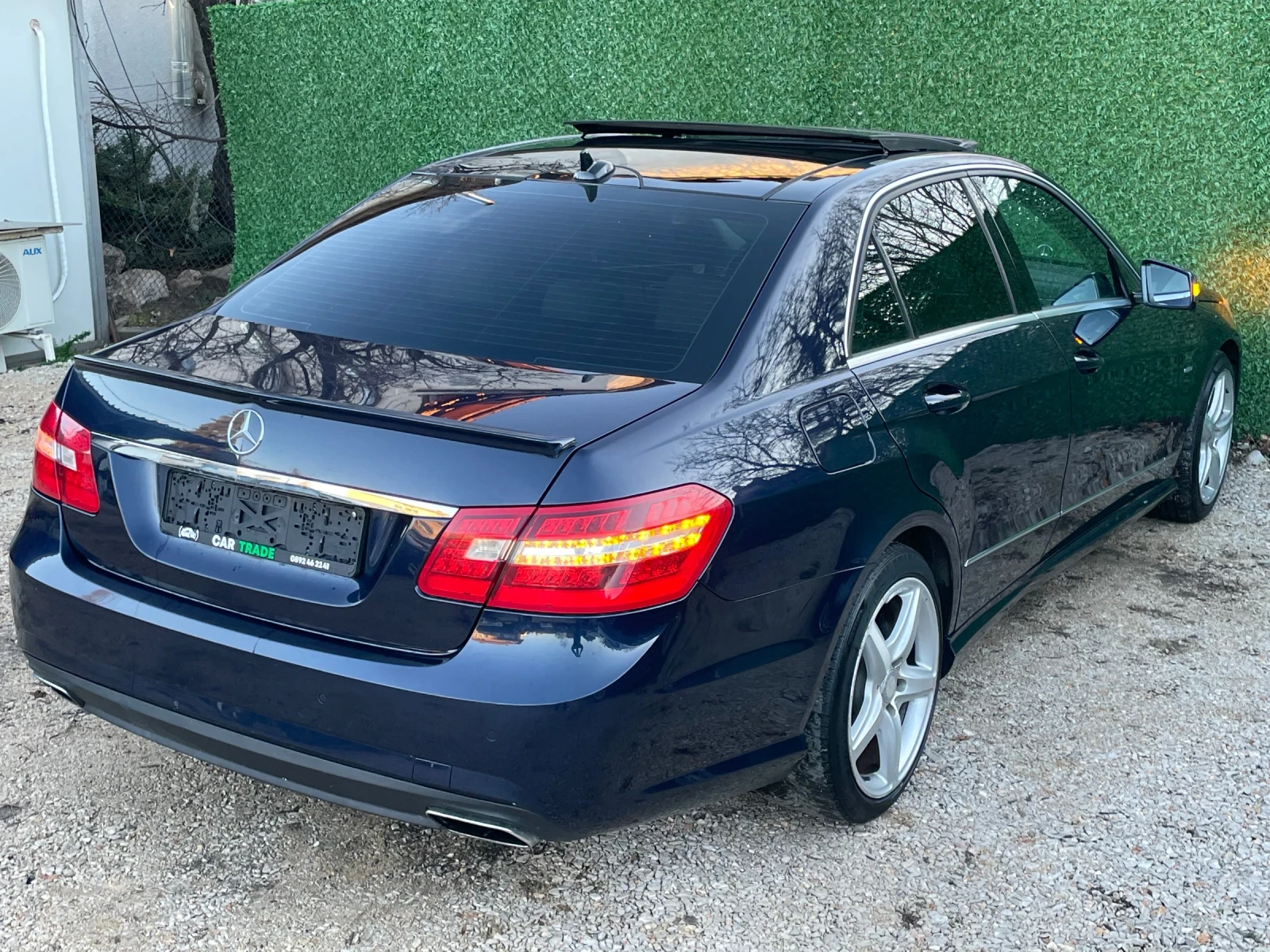 Mercedes-Benz E 350 AMG/ПАНО/DISTRONIC/ШИТО ТАБЛО/МЪРТВА ЗОНА/МЕМОРИ - изображение 4