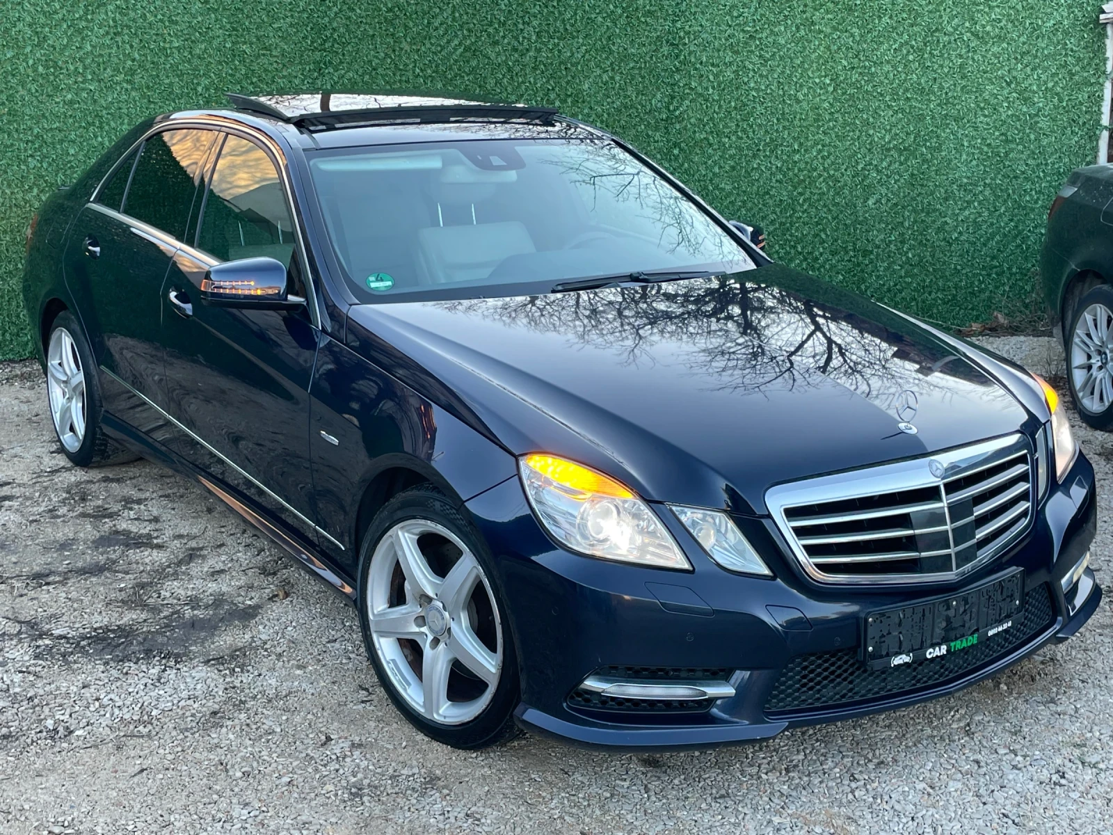 Mercedes-Benz E 350 AMG/ПАНО/DISTRONIC/ШИТО ТАБЛО/МЪРТВА ЗОНА/МЕМОРИ - изображение 3