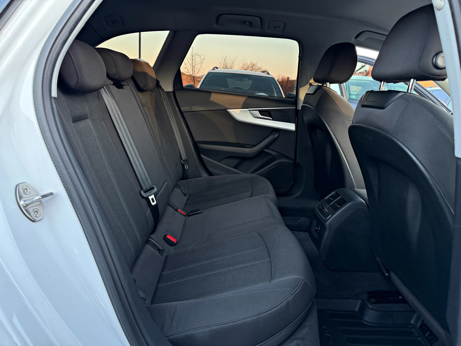 Audi A4 2.0 150кс LED, снимка 15 - Автомобили и джипове - 53752405