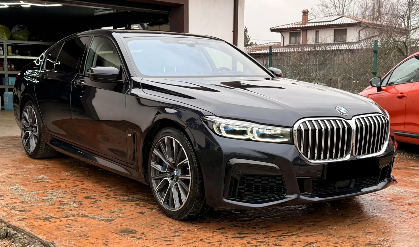 BMW 750 M-Sport xDrive, снимка 2 - Автомобили и джипове - 53801026