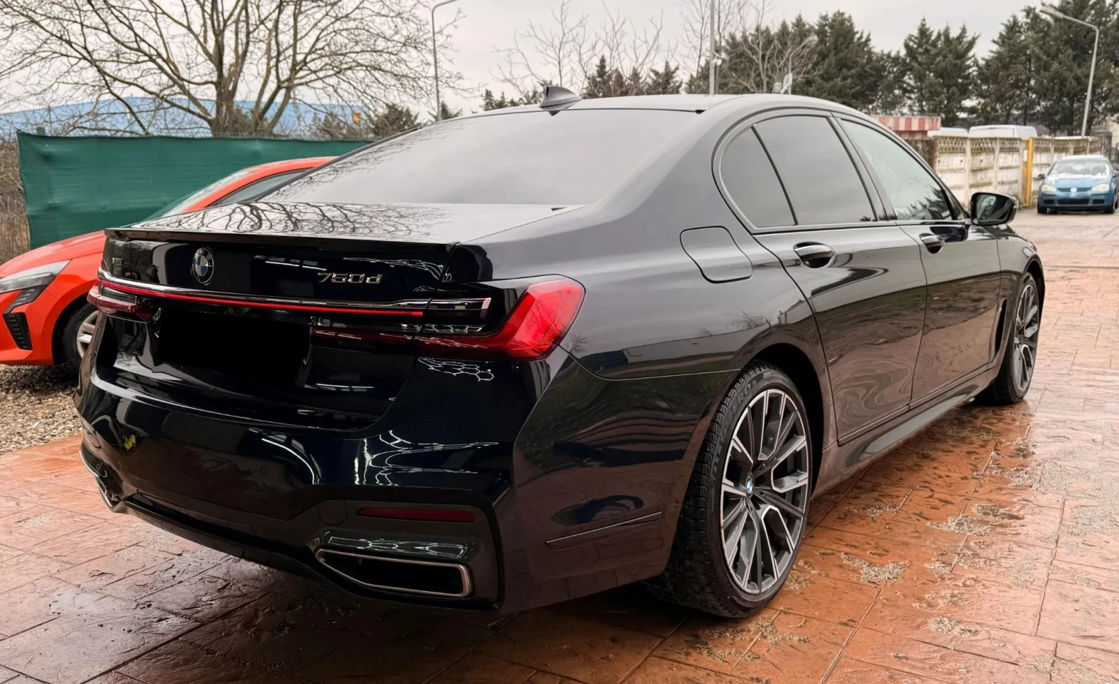 BMW 750 M-Sport xDrive, снимка 4 - Автомобили и джипове - 53801026