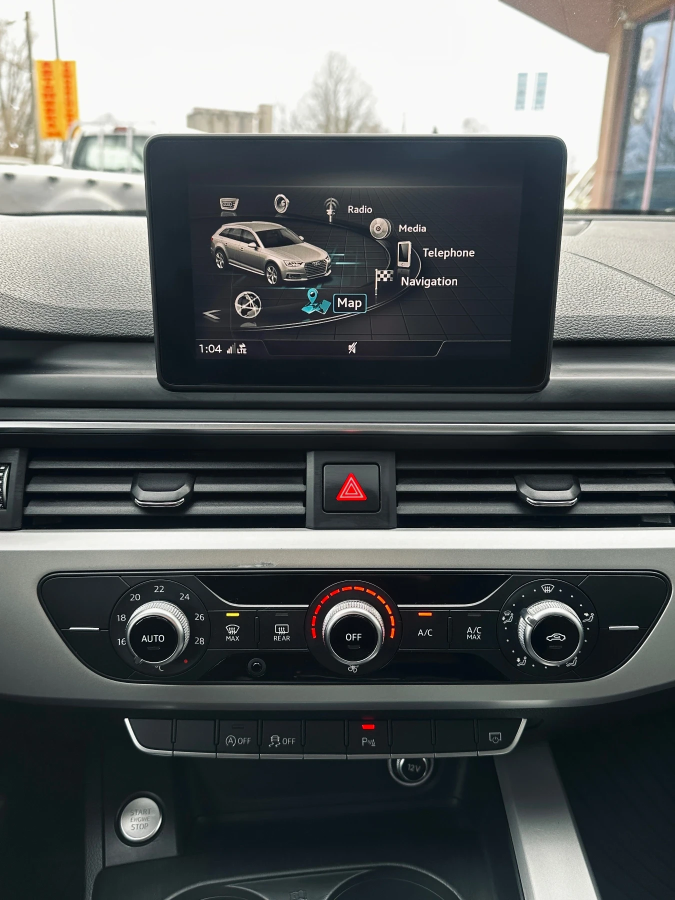 Audi A4 2.0TDI / FACELIFT / DISTRONIC / DSG, снимка 8 - Автомобили и джипове - 53906569