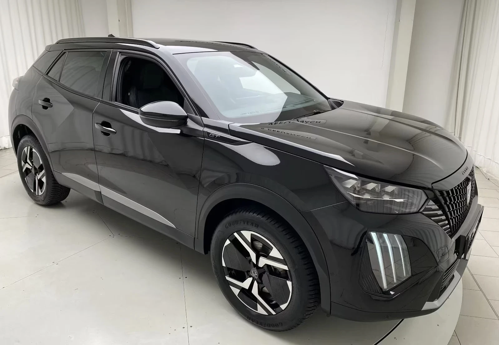 Peugeot 2008 Allure 1.2 e-THP, снимка 3 - Автомобили и джипове - 53973400