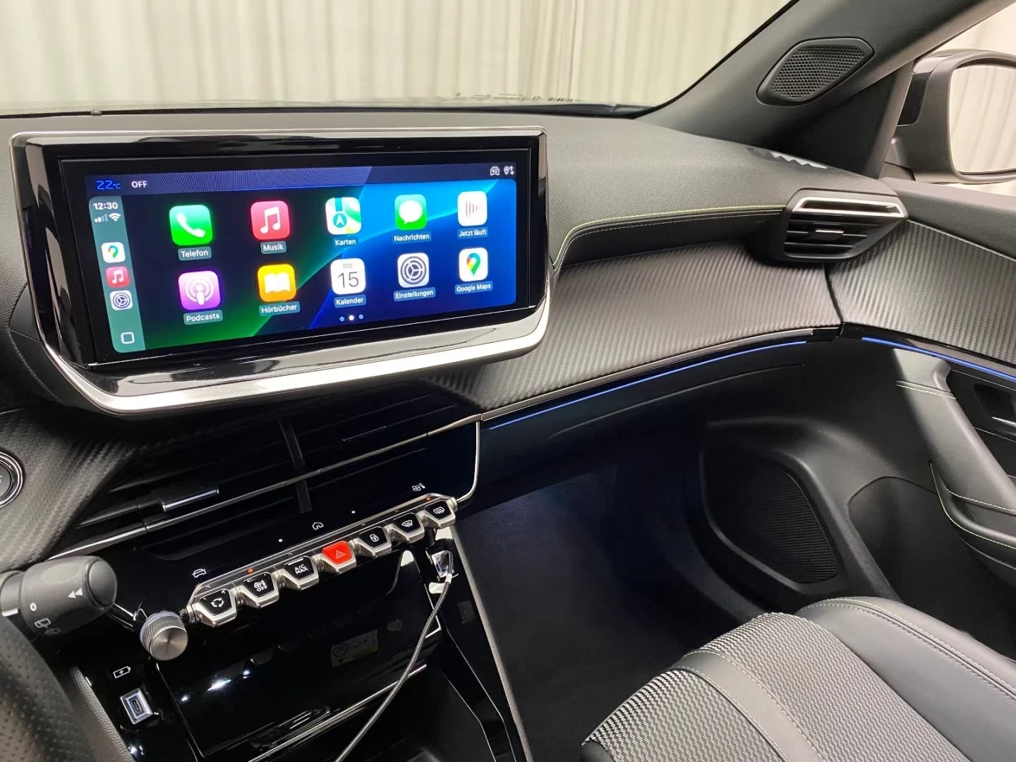 Peugeot 2008 Allure 1.2 e-THP, снимка 8 - Автомобили и джипове - 53973400