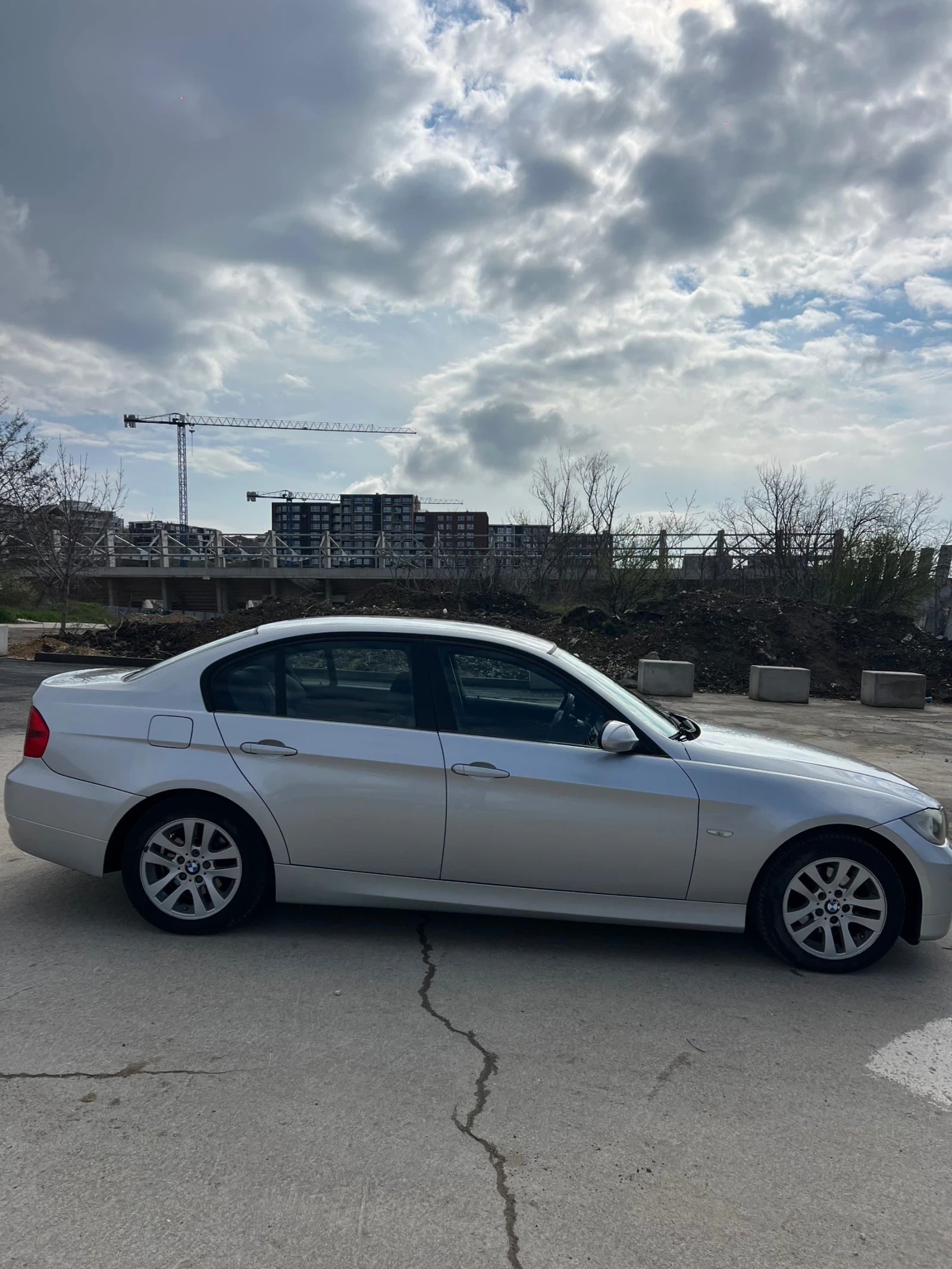 BMW 318 1.8I  129HP БЕНЗИН/ГАЗ , снимка 4 - Автомобили и джипове - 54156138