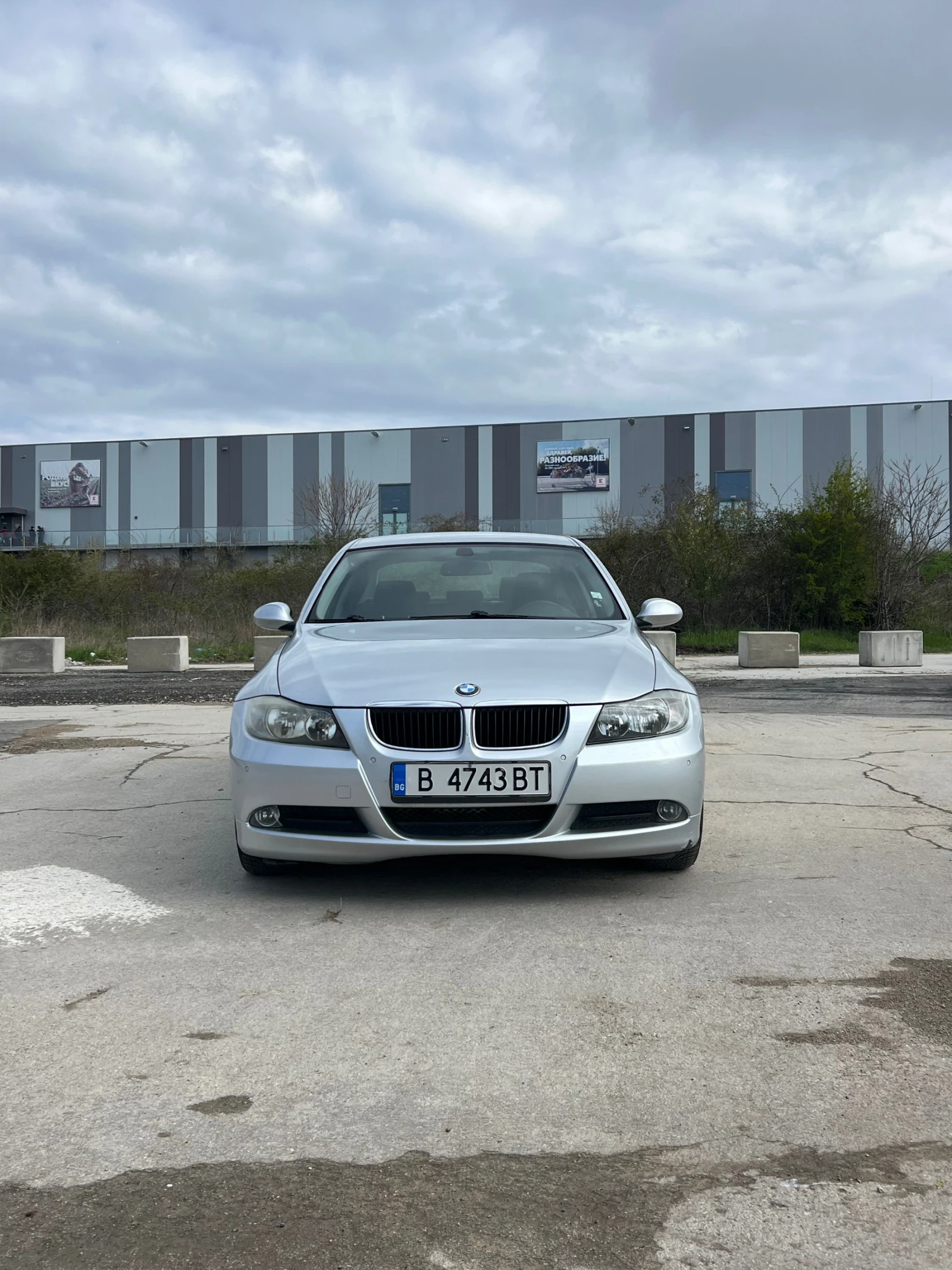 BMW 318 1.8I  129HP БЕНЗИН/ГАЗ , снимка 2 - Автомобили и джипове - 54156138