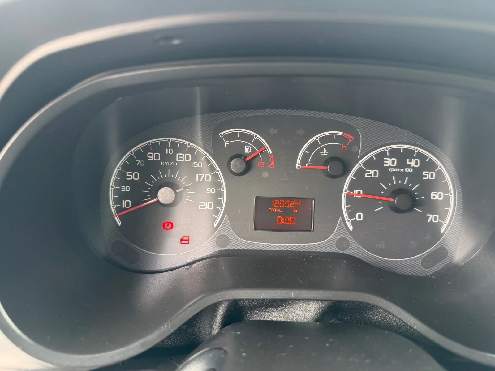 Fiat Doblo 1.3 m-jet, снимка 8 - Автомобили и джипове - 54484842