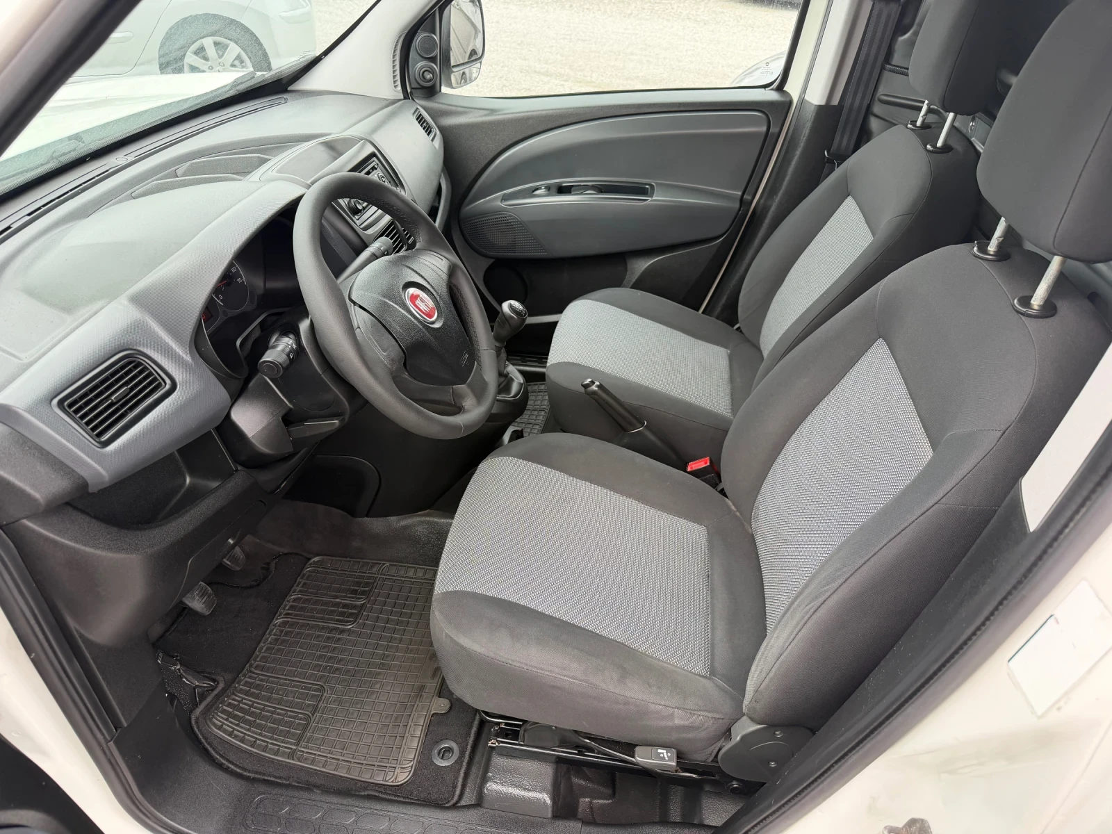 Fiat Doblo 1.3 m-jet, снимка 10 - Автомобили и джипове - 54484842