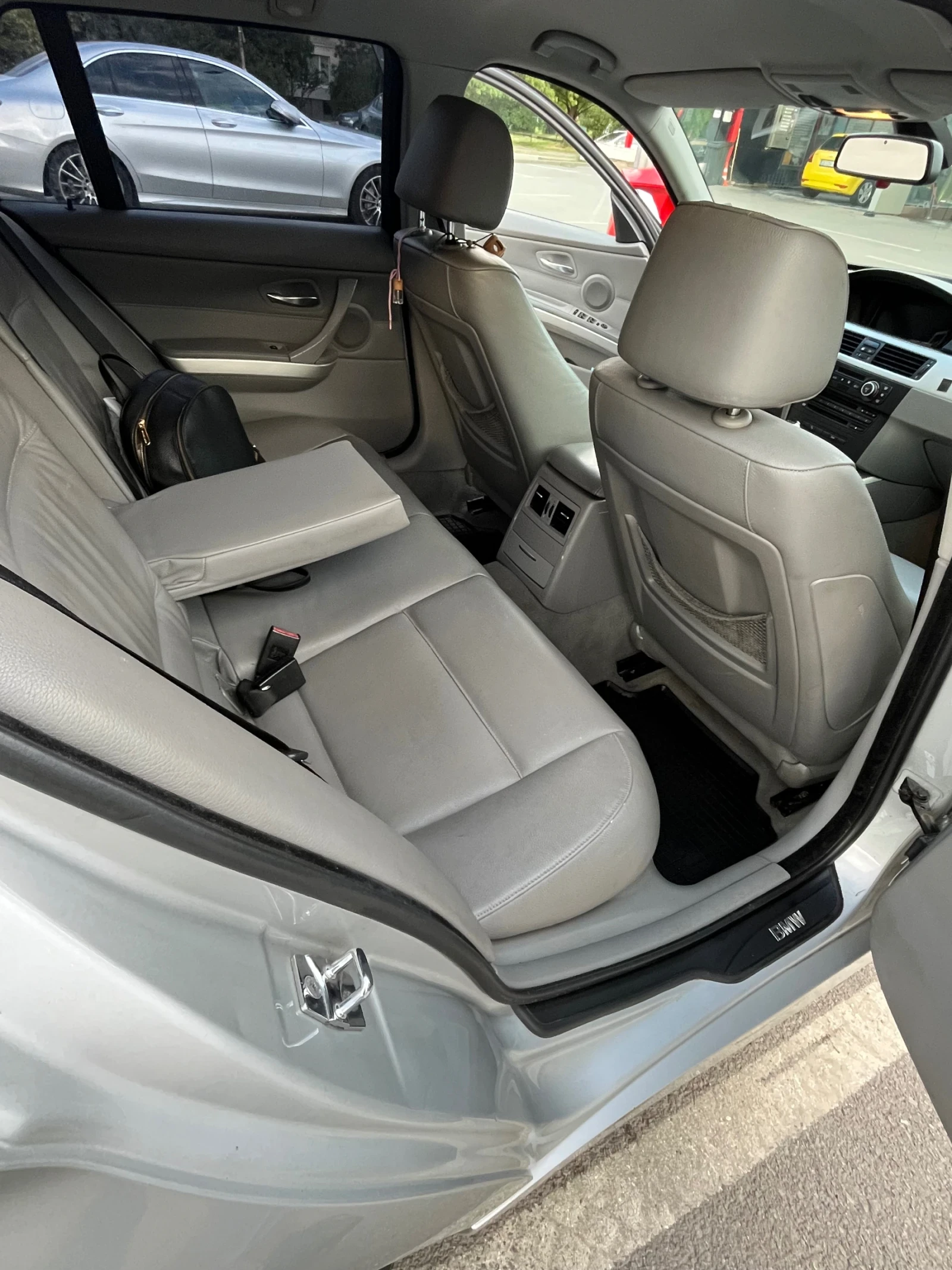 BMW 320, снимка 7 - Автомобили и джипове - 54776719