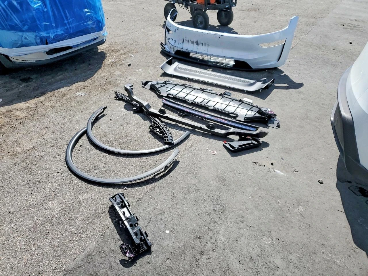 Tesla Model Y, снимка 12 - Автомобили и джипове - 54800012