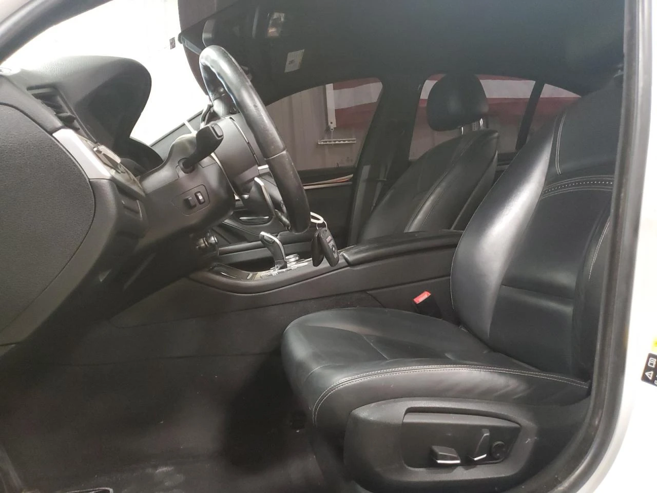BMW 528 2.0l Xi, снимка 7 - Автомобили и джипове - 54919408