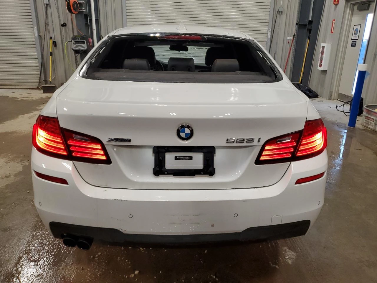 BMW 528 2.0l Xi, снимка 6 - Автомобили и джипове - 54919408