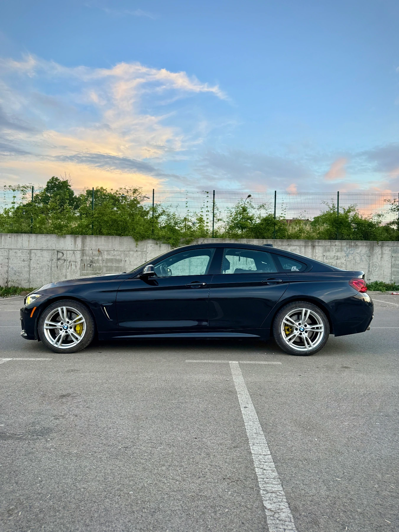 BMW 440 xDrive* M PACK* HEAD UP* CarPlay* KEYLESS* LANE, снимка 3 - Автомобили и джипове - 55009049