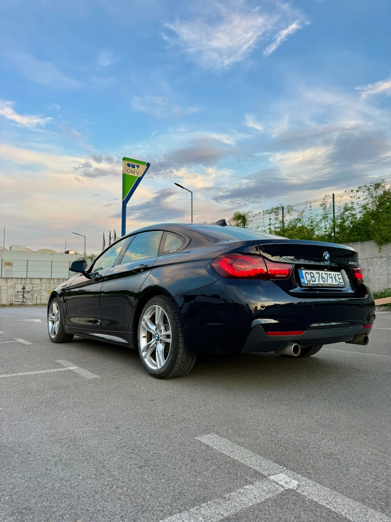 BMW 440 xDrive* M PACK* HEAD UP* CarPlay* KEYLESS* LANE, снимка 4 - Автомобили и джипове - 55009049