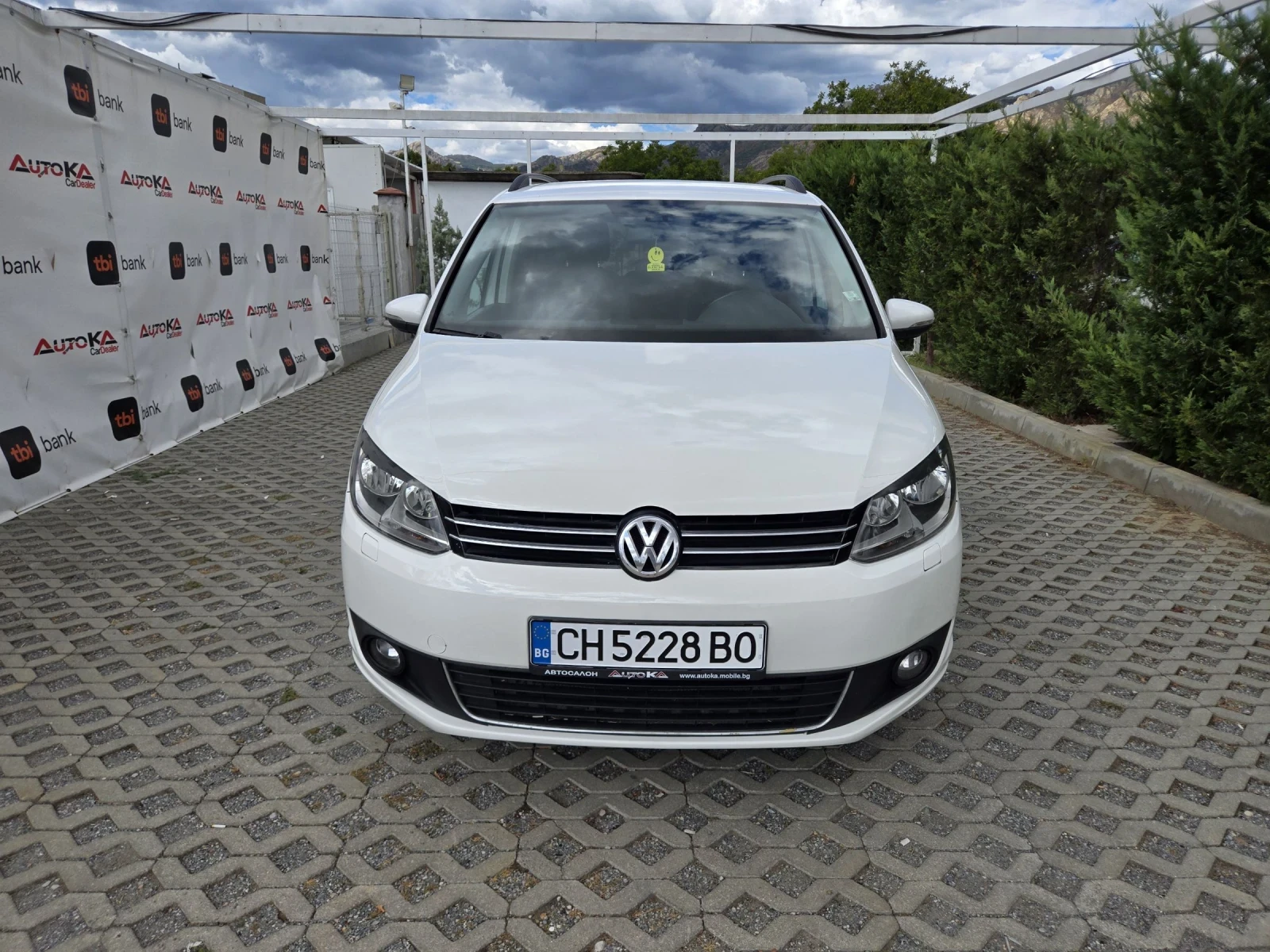 VW Touran 2.0TDI-140кс= АВТОМАТ= НАВИ= АВТОПИЛОТ= ПАРКТРОНИК