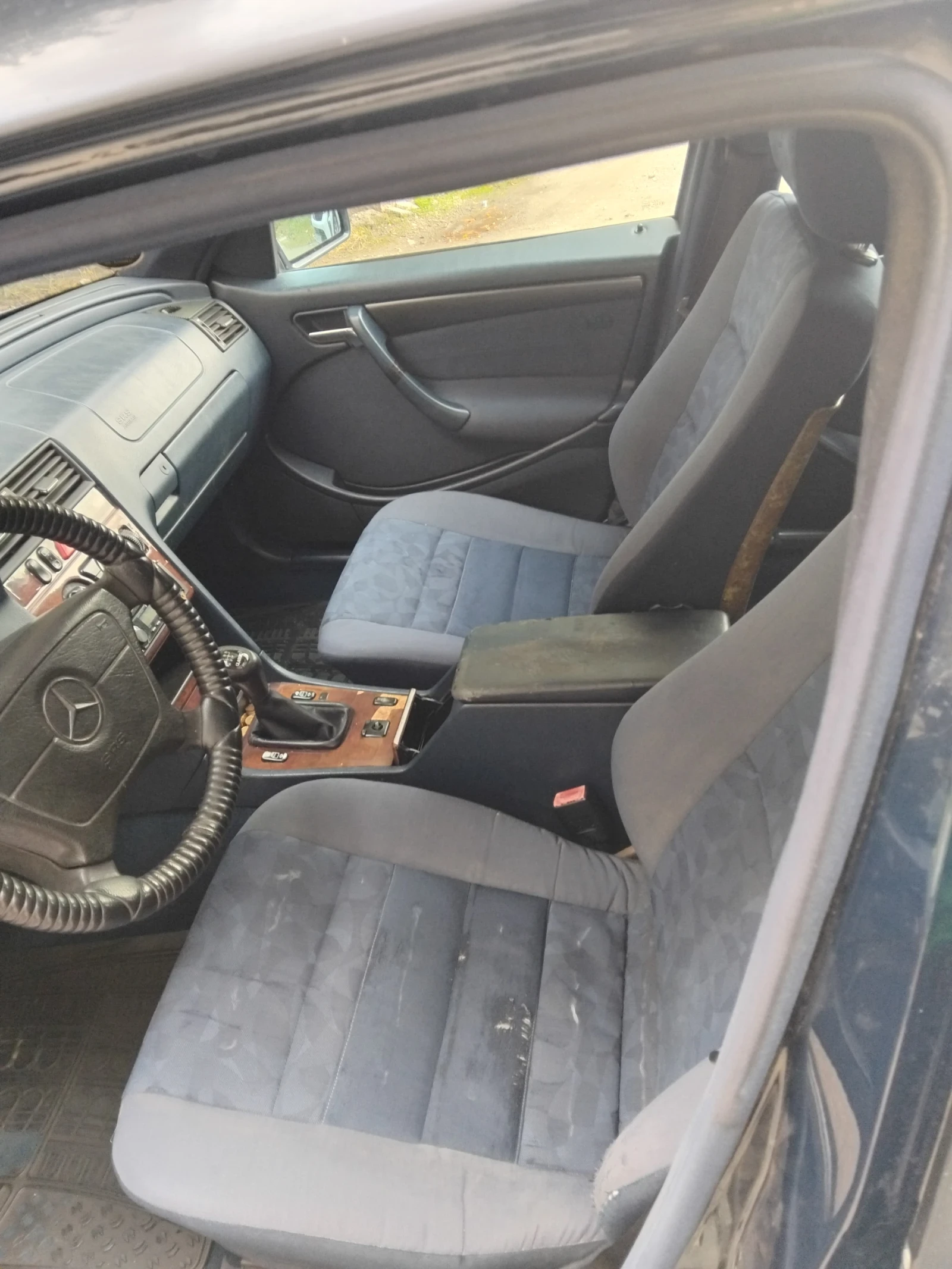 Mercedes-Benz C 220, снимка 8 - Автомобили и джипове - 56540255