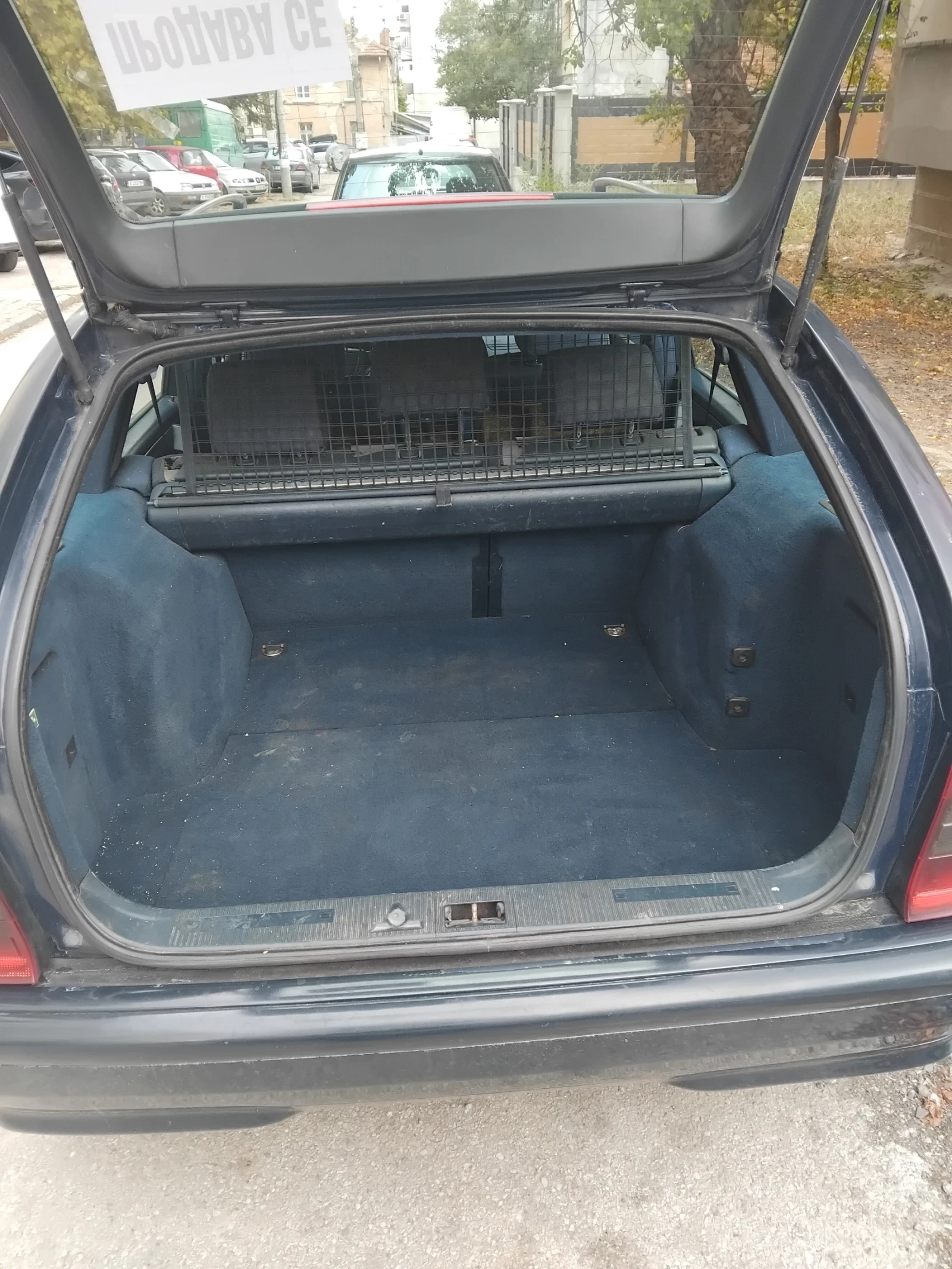 Mercedes-Benz C 220, снимка 6 - Автомобили и джипове - 56540255