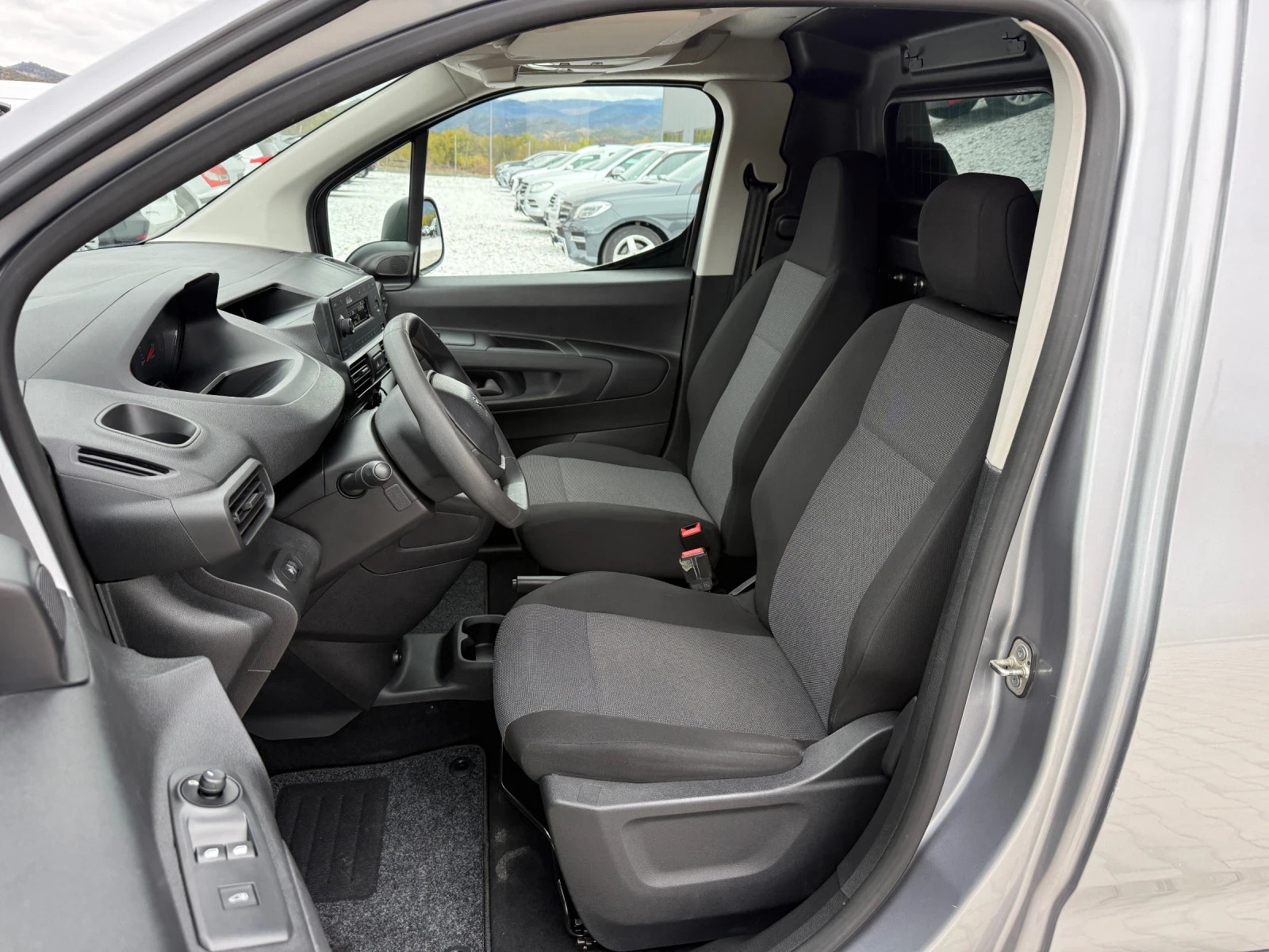 Peugeot Partner 1.5HDI, снимка 11 - Автомобили и джипове - 56584666