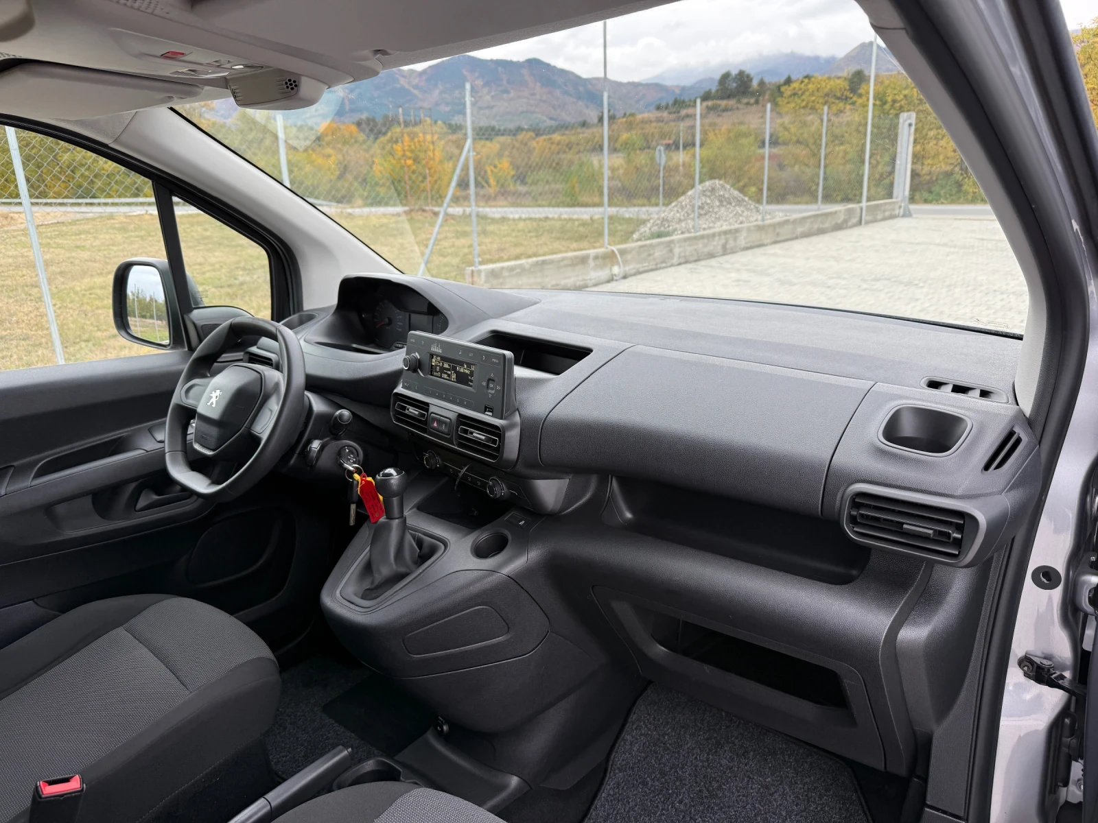 Peugeot Partner 1.5HDI, снимка 12 - Автомобили и джипове - 56584666