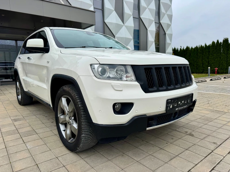Jeep Grand cherokee OVERLAND-3.6-ГАЗ-ОБДУХВАНЕ-ПОДГРЕВ-DISTRONIK-КАМЕР, снимка 3 - Автомобили и джипове - 52290838