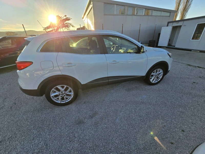 Renault Kadjar 1.2 TCe Навигация| Парктроник| Джанти, снимка 4 - Автомобили и джипове - 52404338