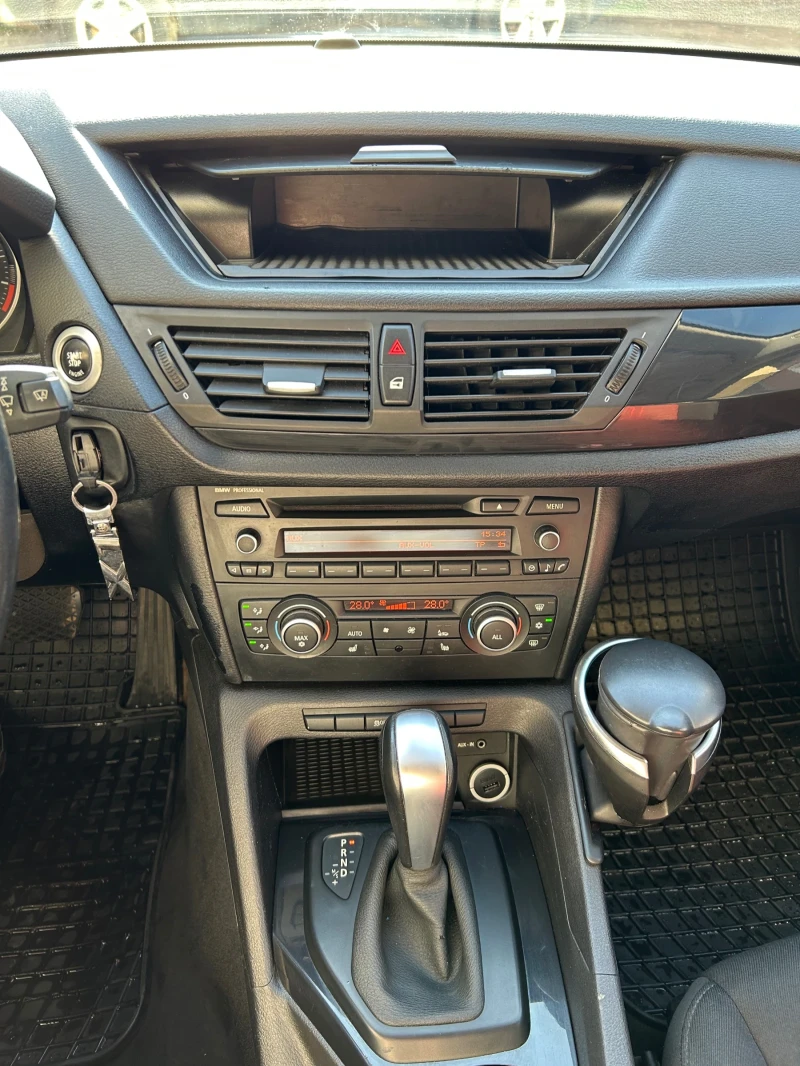 BMW X1, снимка 6 - Автомобили и джипове - 52726094