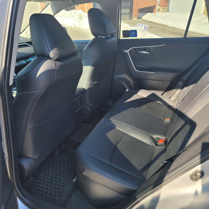 Toyota Rav4 HYBRID LIMITED * * CARFAX * * АВТО КРЕДИТ * * , снимка 12 - Автомобили и джипове - 53516315