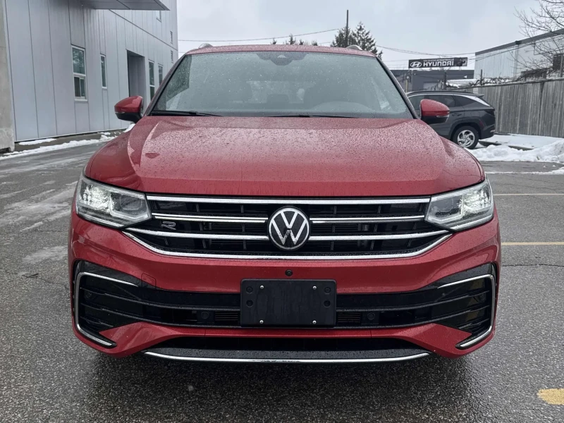 VW Tiguan * CARFAX* KEYLESS* PANO* , снимка 2 - Автомобили и джипове - 53536638