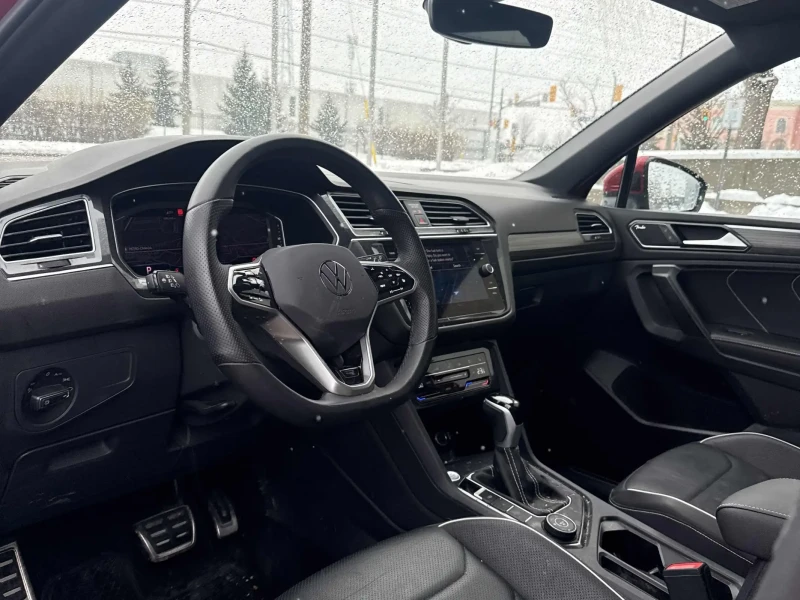 VW Tiguan * CARFAX* KEYLESS* PANO* , снимка 6 - Автомобили и джипове - 53536638