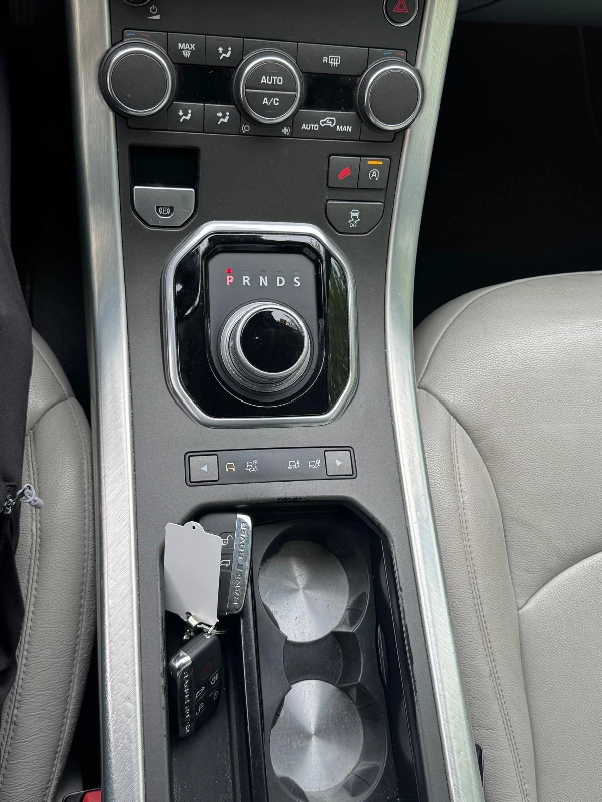 Land Rover Range Rover Evoque ПАНОРАМА* КОЖА* КАМЕРА* LED* 153800km* euro 6b - изображение 4
