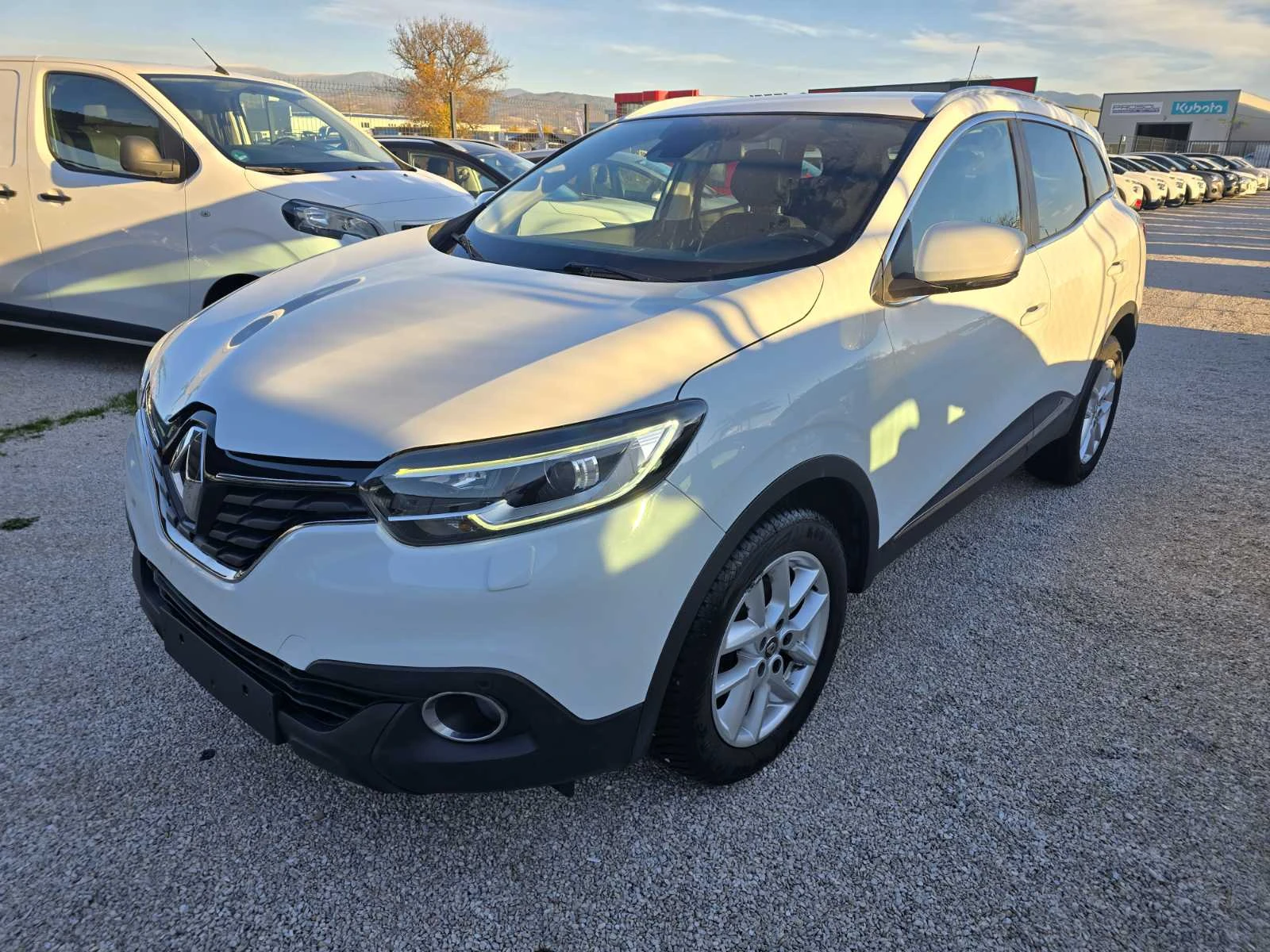 Renault Kadjar 1.2 TCe Навигация| Парктроник| Джанти - изображение 2