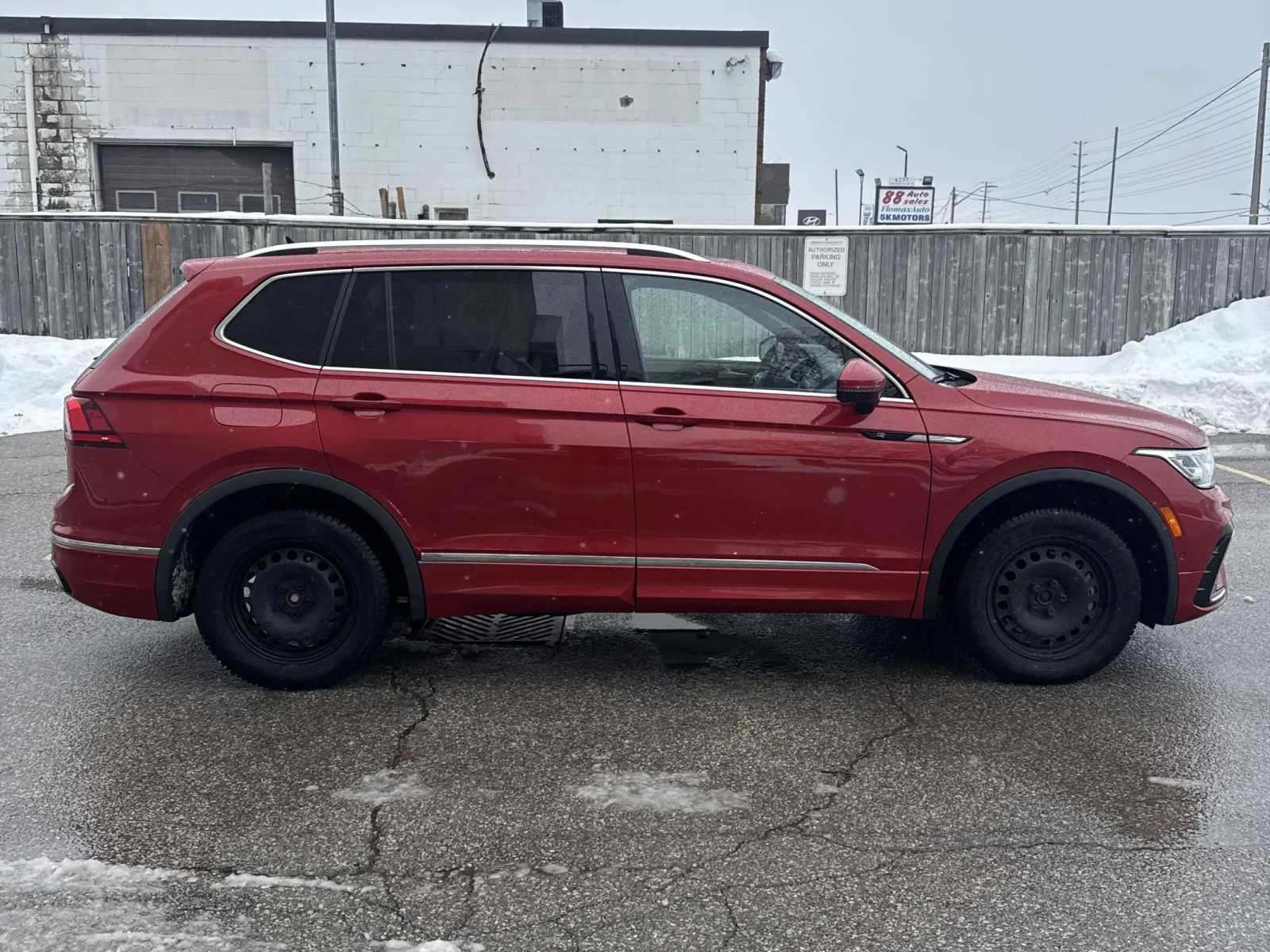 VW Tiguan * CARFAX* KEYLESS* PANO*  - изображение 4
