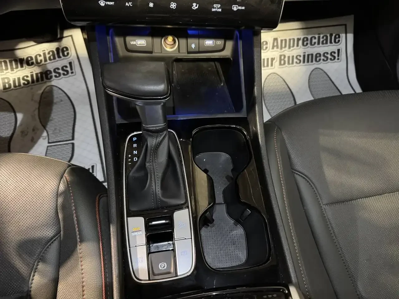 Hyundai Santa Cruz 2.5 Turbo AWD ULTIMATE 360 CAM ДИГИТАЛНО ТАБЛО, снимка 16 - Автомобили и джипове - 54149476