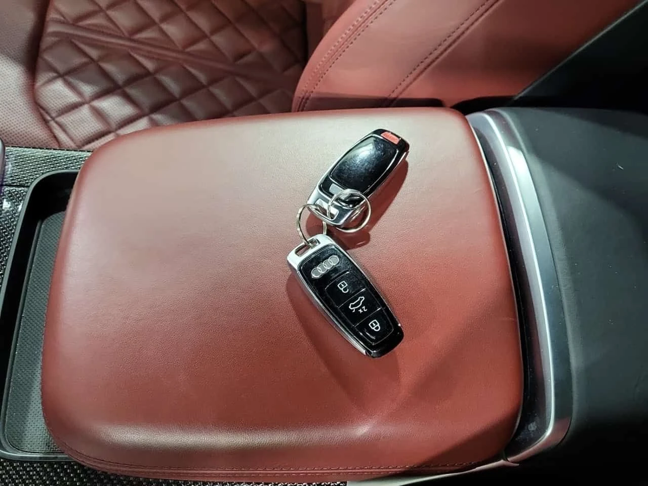 Audi SQ8 4.0 TFSI QUATTRO  CARFAX, снимка 9 - Автомобили и джипове - 54340906