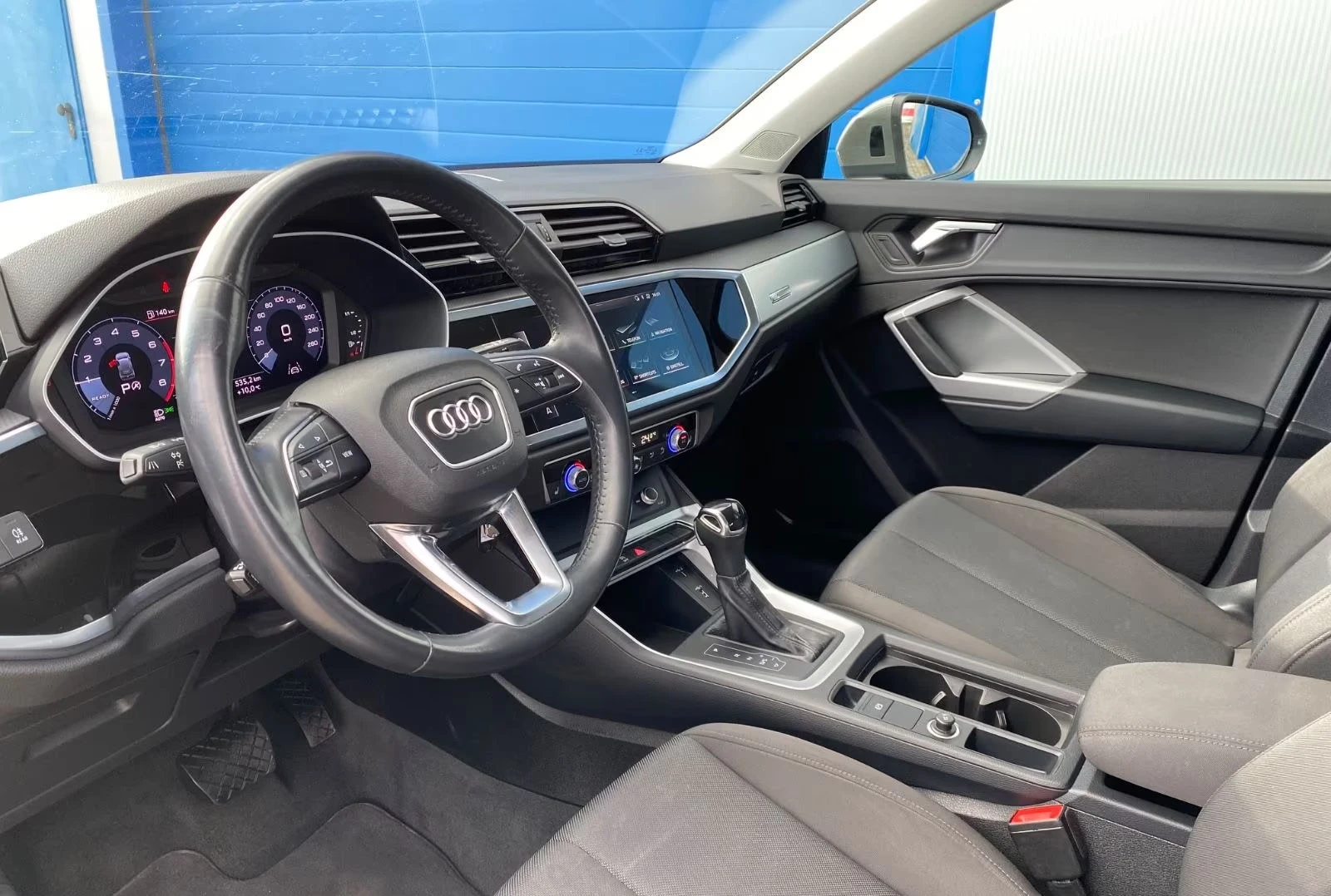 Audi Q3 35TFSI/150HP/CAM/AHK/NAVI/CPLAY/ACC/272q, снимка 7 - Автомобили и джипове - 54455368